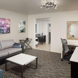 One-Bedroom Queen Suite Sofa Bed